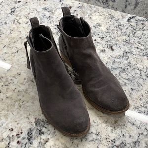 Dolce Vita gray suede booties!